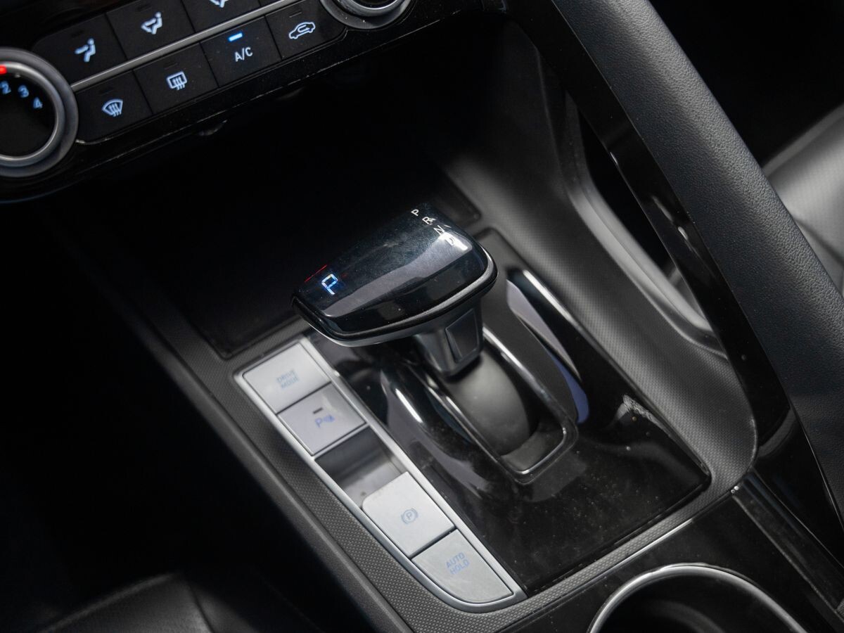 Hyundai Elantra 2023 - фото автомобиля