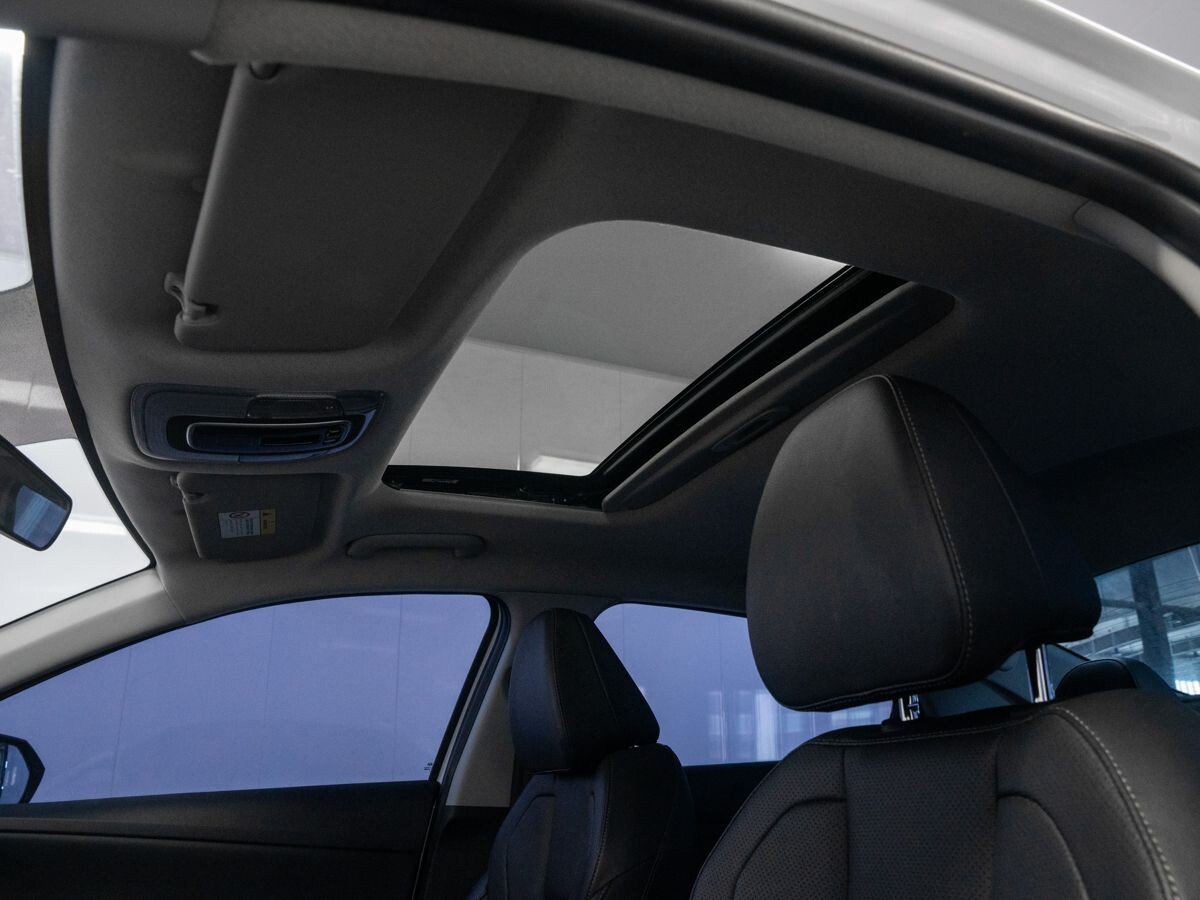 Hyundai Elantra 2023 - фото автомобиля