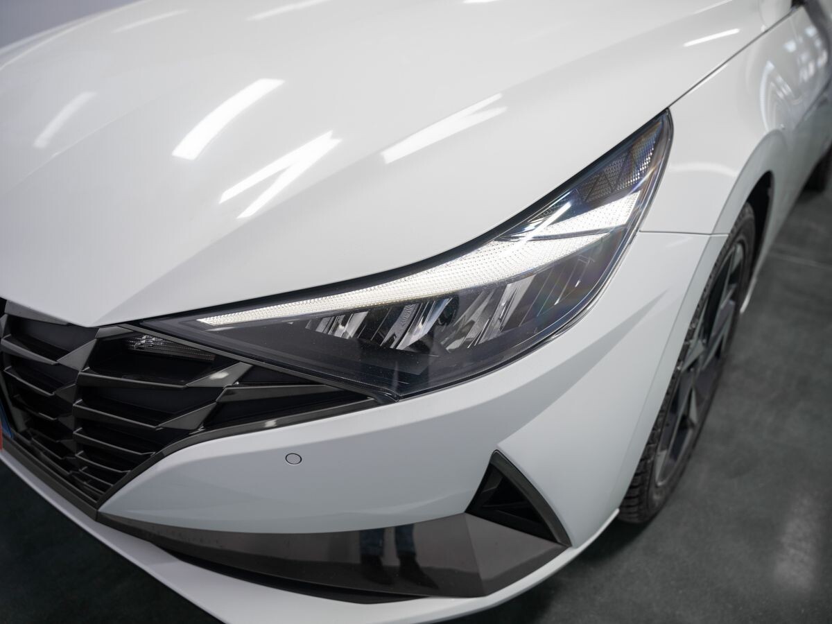 Hyundai Elantra 2023 - фото автомобиля