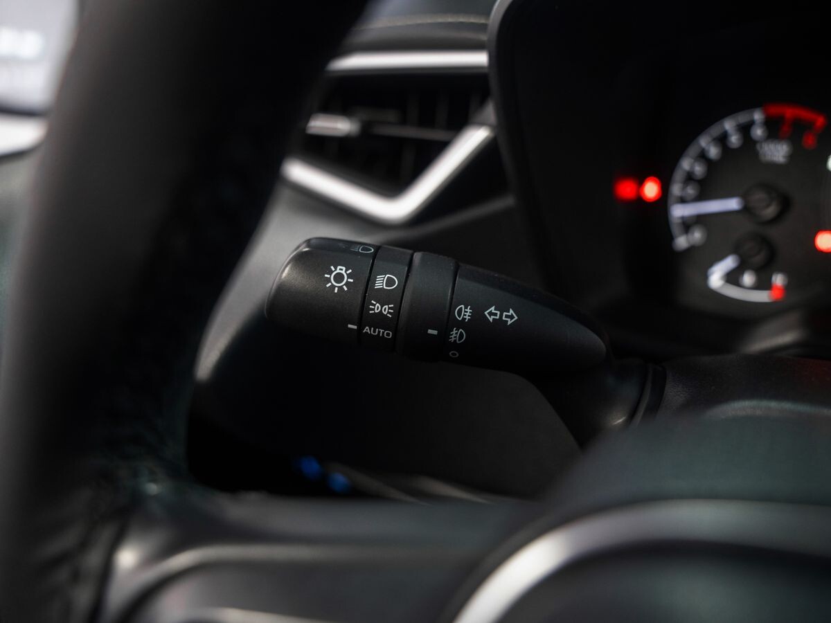 Toyota Corolla 2021 - фото автомобиля