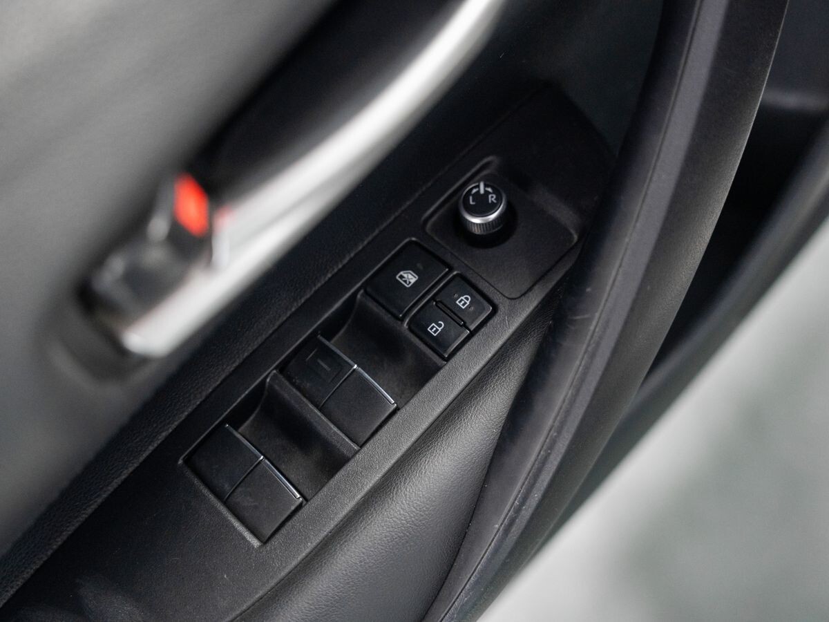 Toyota Corolla 2021 - фото автомобиля