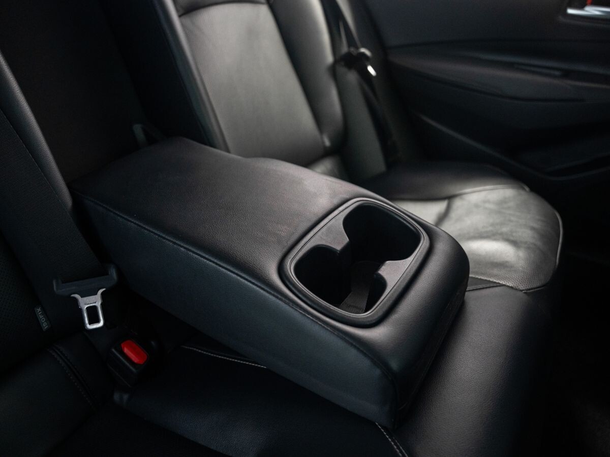 Toyota Corolla 2021 - фото автомобиля