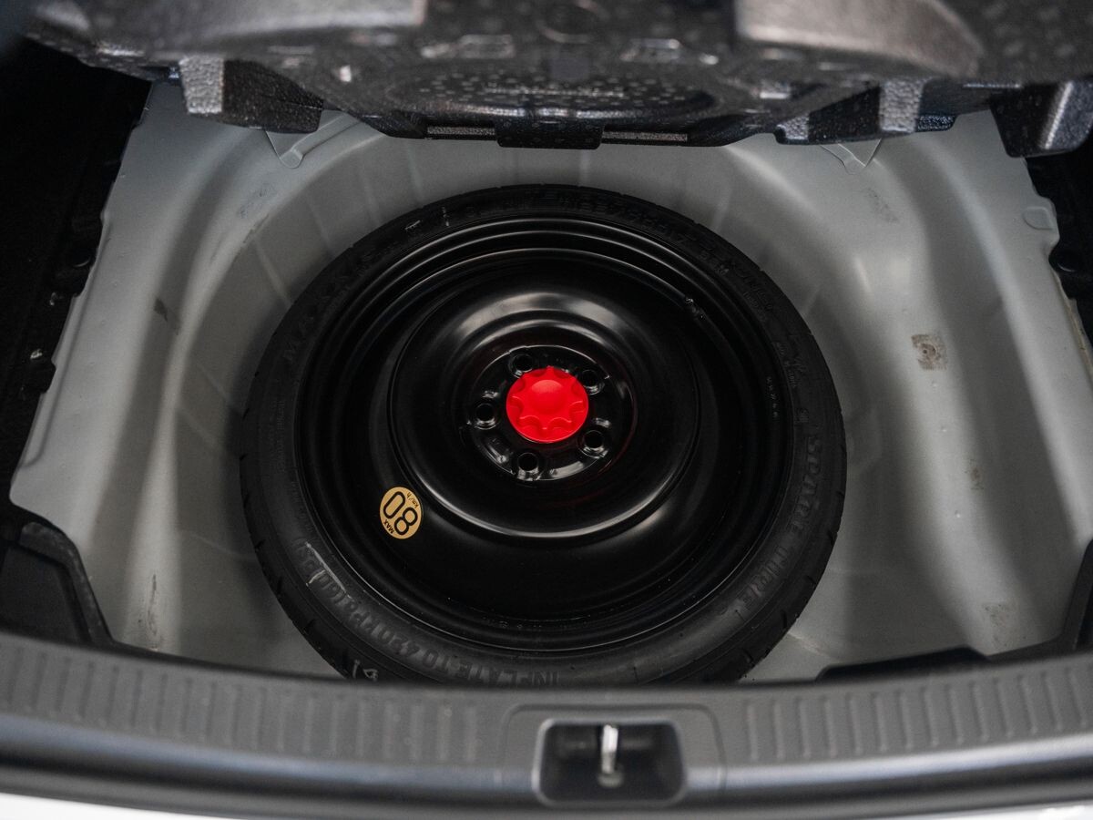 Toyota Corolla 2021 - фото автомобиля