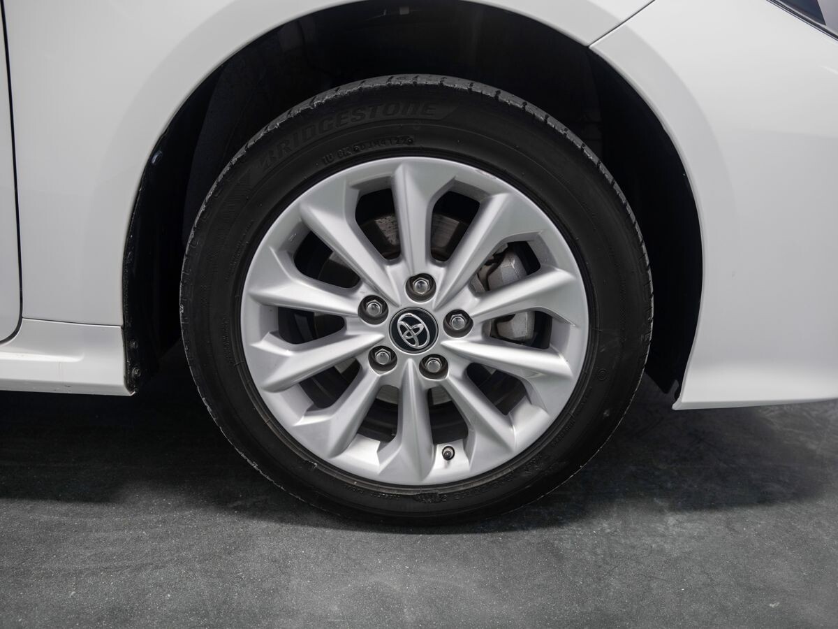 Toyota Corolla 2021 - фото автомобиля