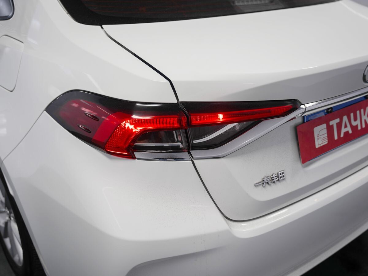 Toyota Corolla 2021 - фото автомобиля