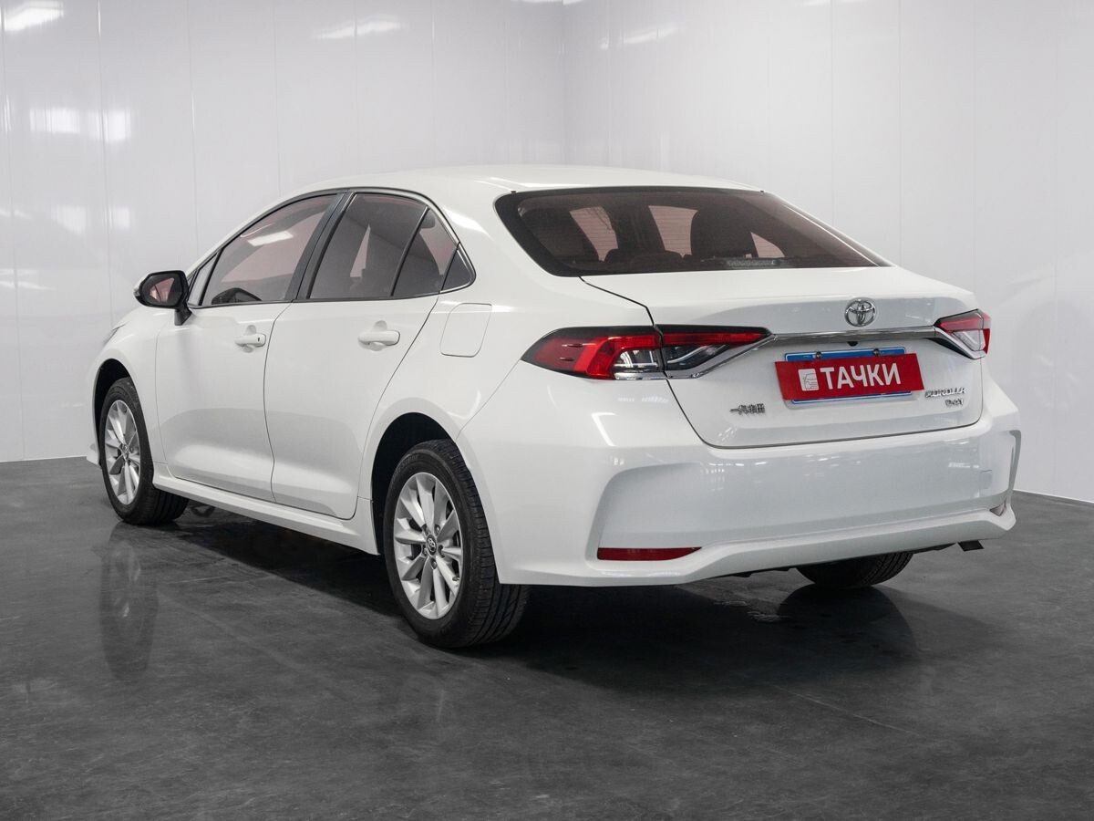 Toyota Corolla 2021 - фото автомобиля