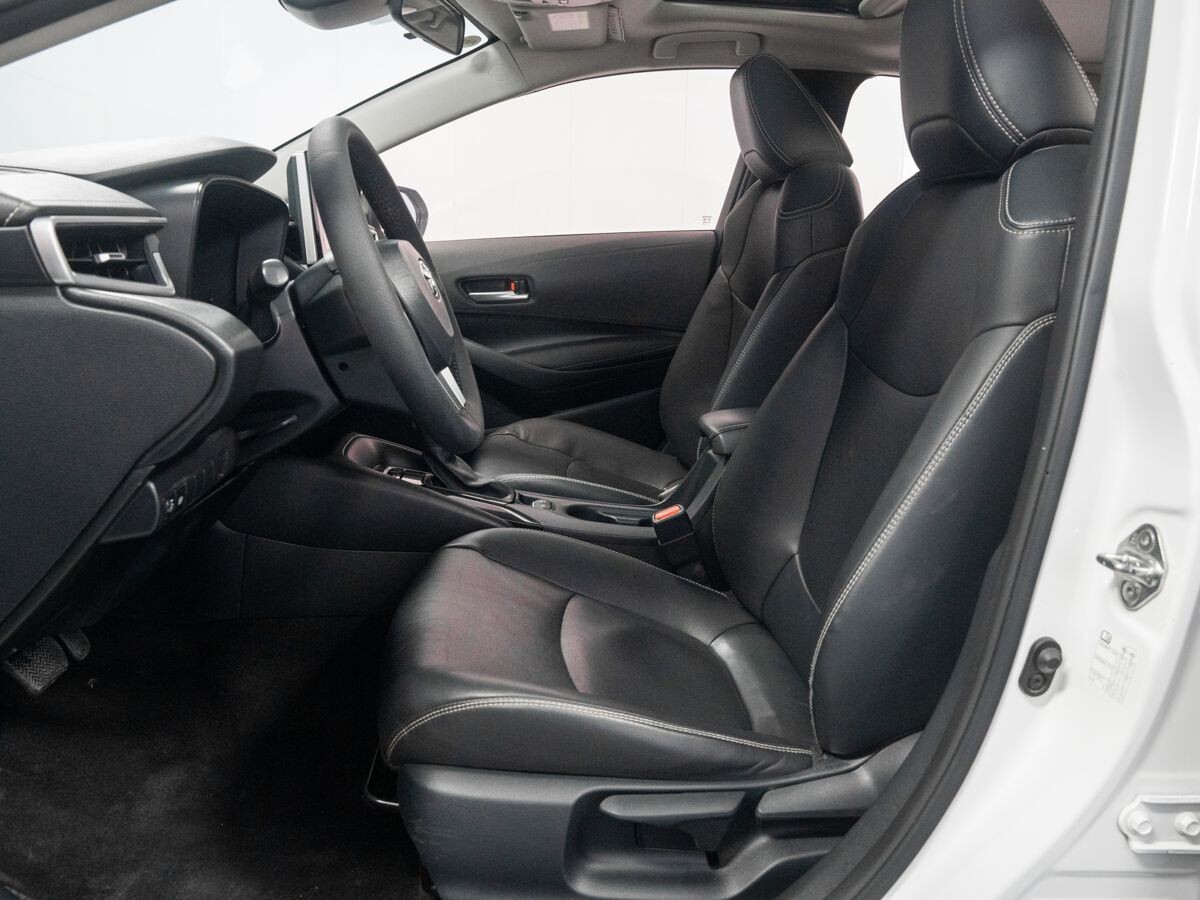 Toyota Corolla 2021 - фото автомобиля