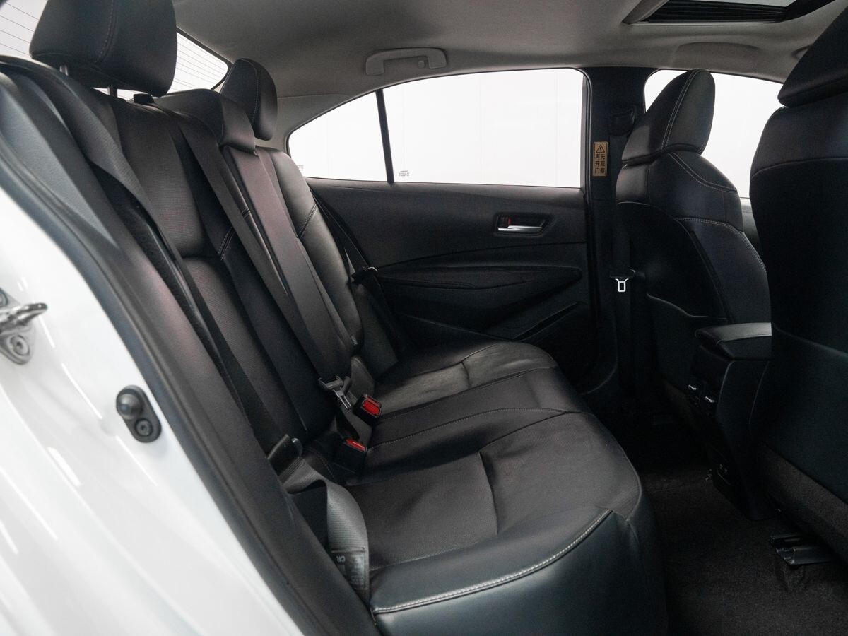 Toyota Corolla 2021 - фото автомобиля