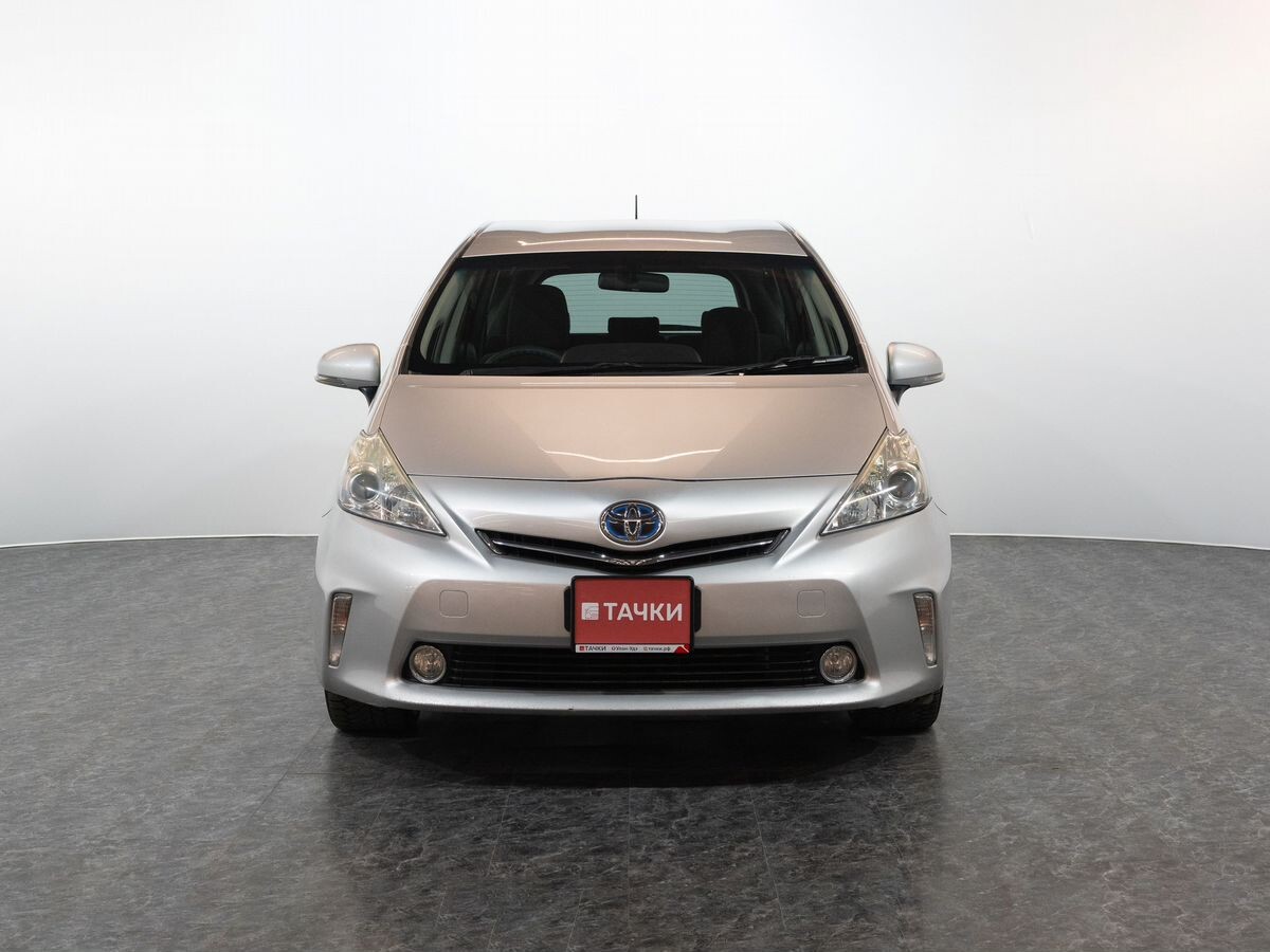 Toyota Prius Alpha 2012 - фото автомобиля