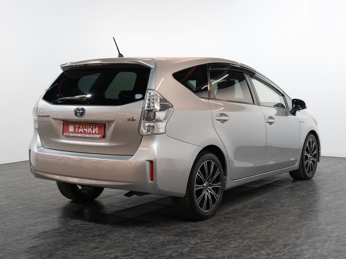 Toyota Prius Alpha 2012 - фото автомобиля