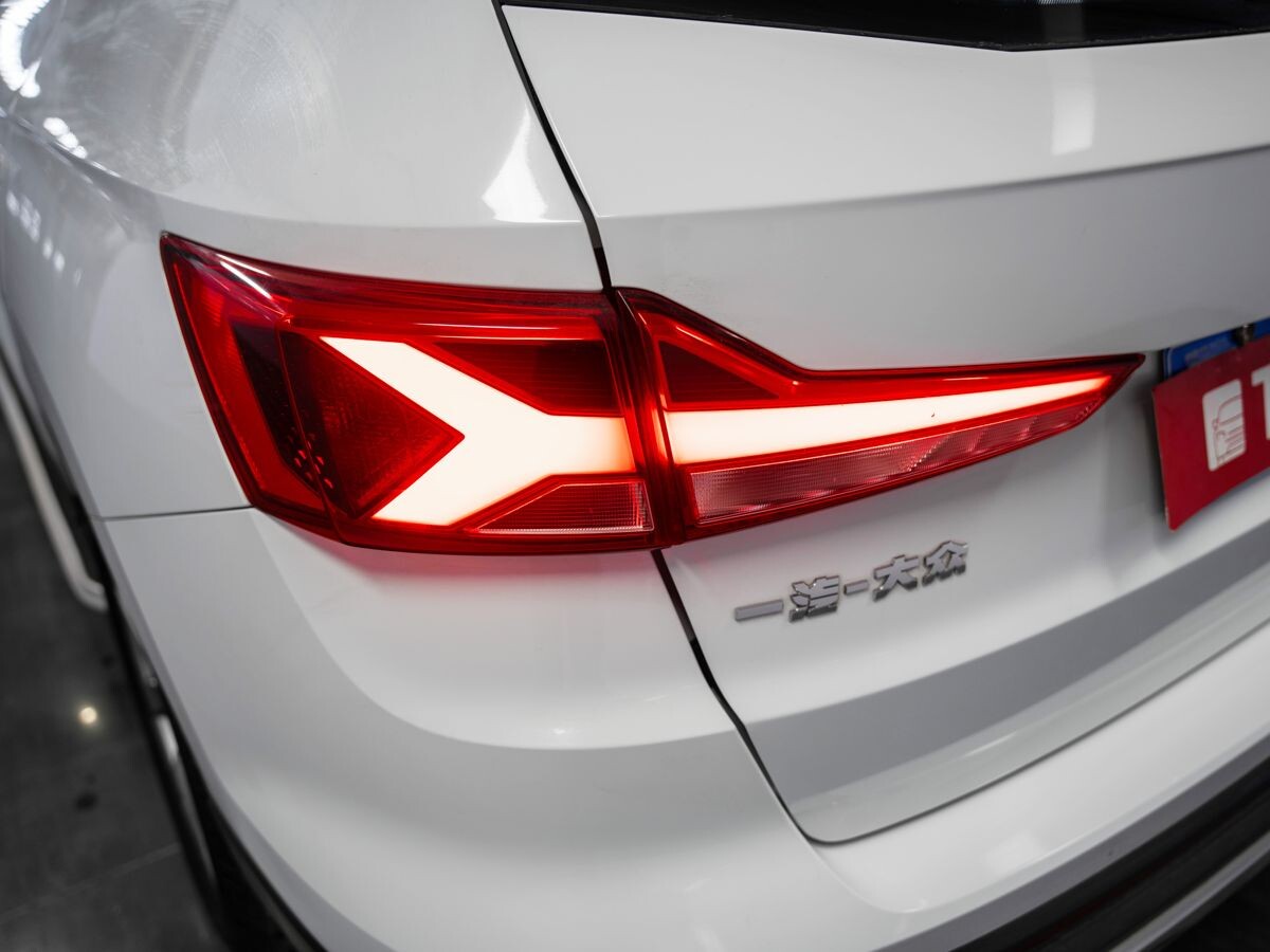 Jetta VS7 2021 - фото автомобиля