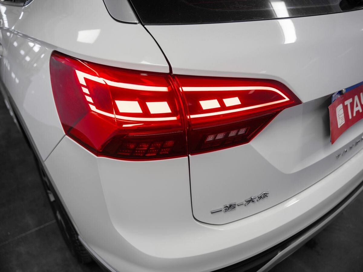 Volkswagen Tayron 2021 - фото автомобиля