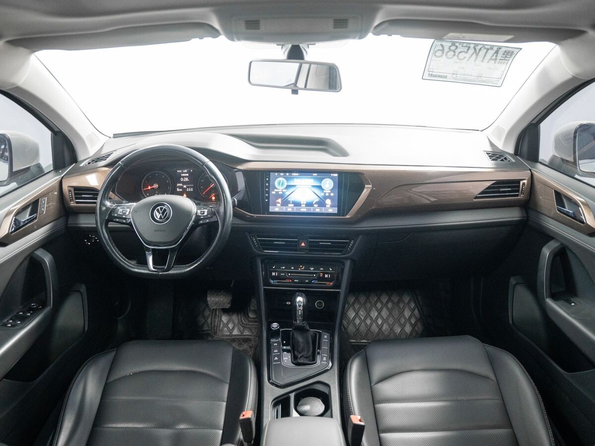 Volkswagen Tharu 2021 - фото автомобиля