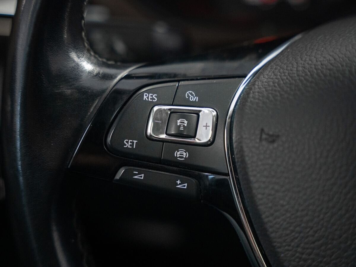 Volkswagen Tharu 2021 - фото автомобиля