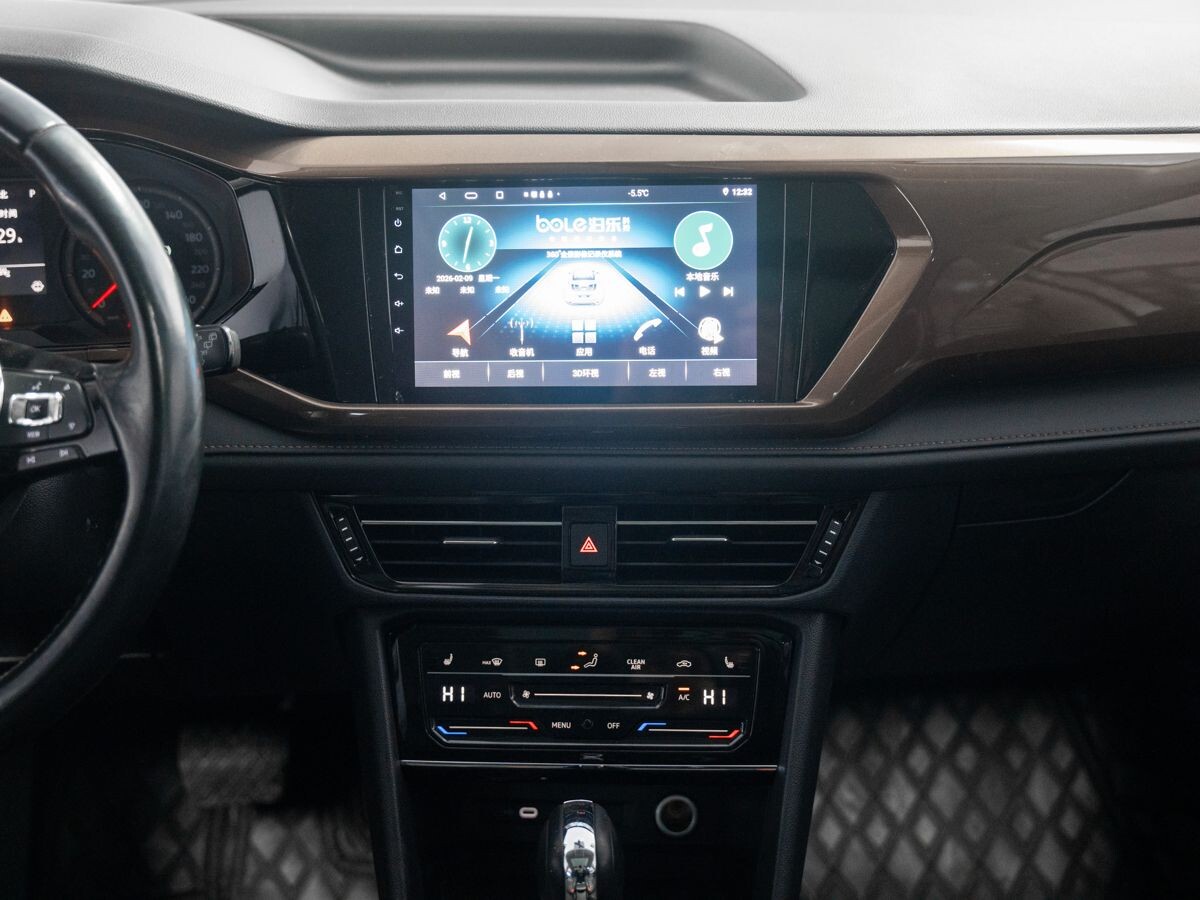 Volkswagen Tharu 2021 - фото автомобиля