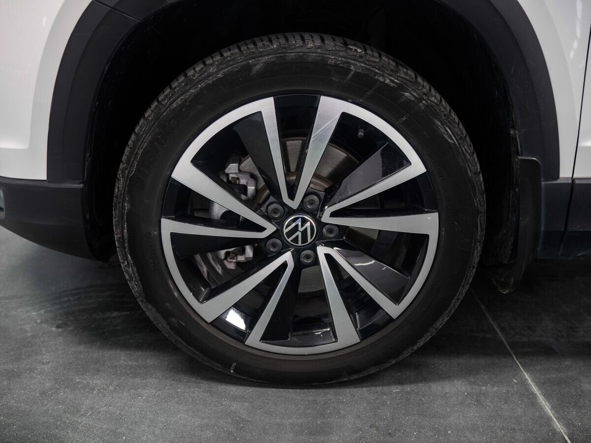 Volkswagen Tharu 2021 - фото автомобиля