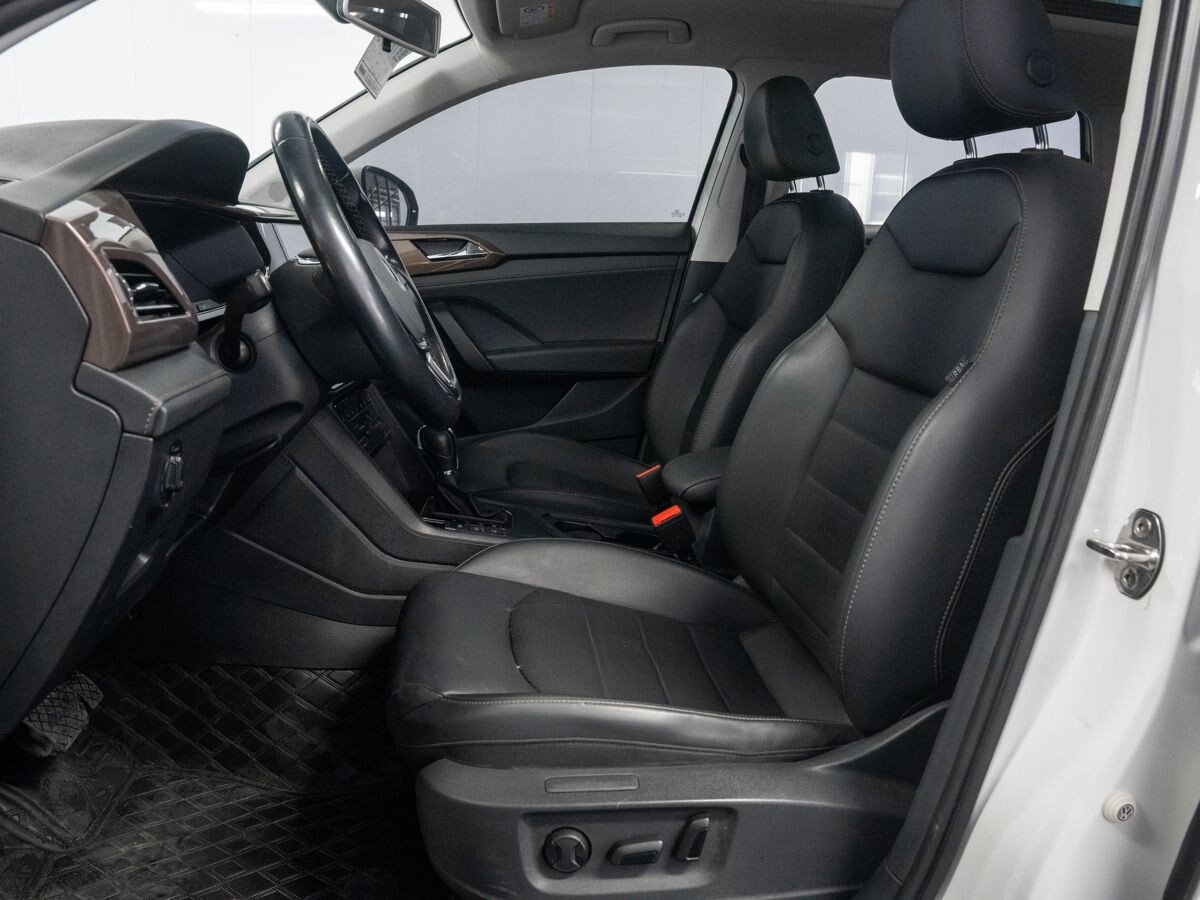 Volkswagen Tharu 2021 - фото автомобиля