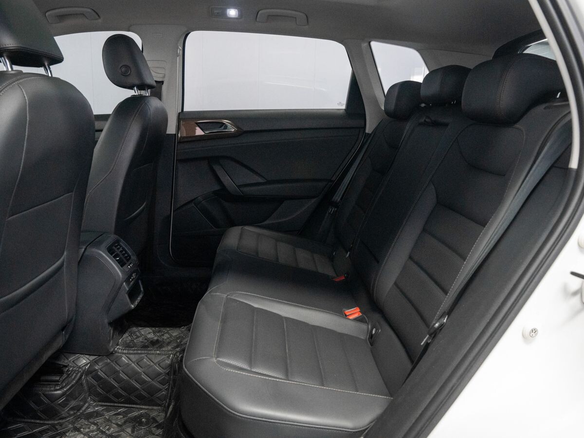 Volkswagen Tharu 2021 - фото автомобиля