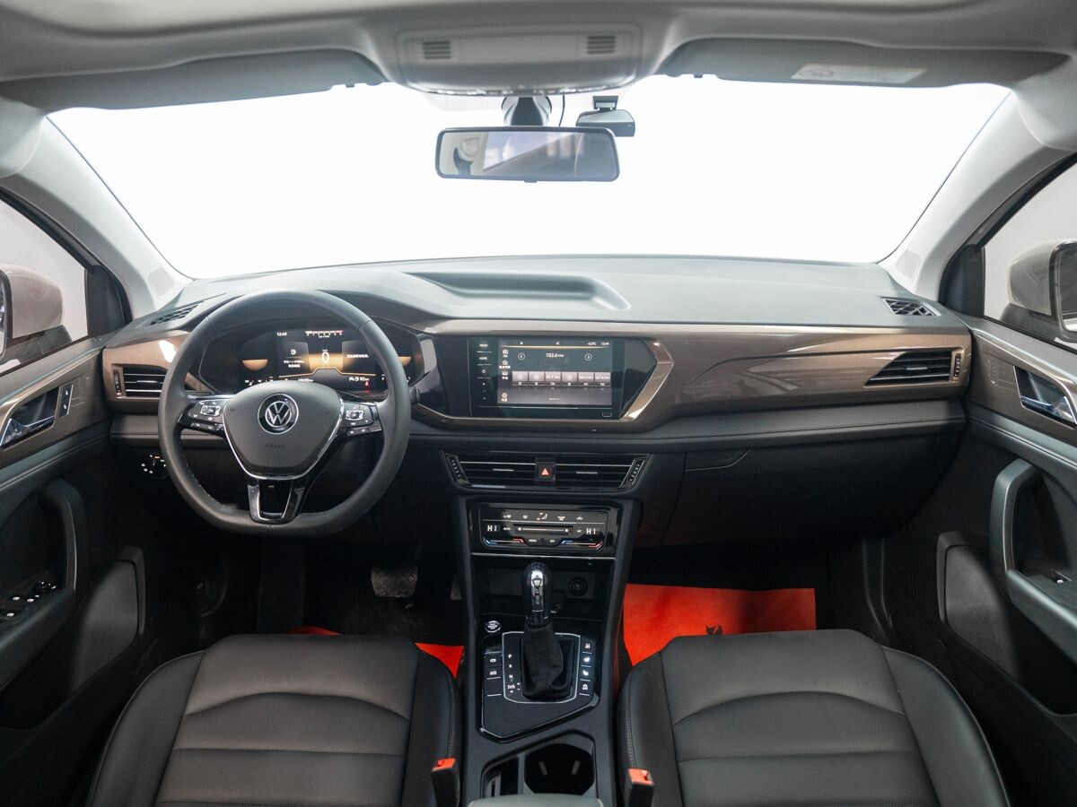 Volkswagen Tharu 2022 - фото автомобиля