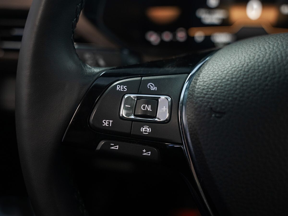 Volkswagen Tharu 2022 - фото автомобиля