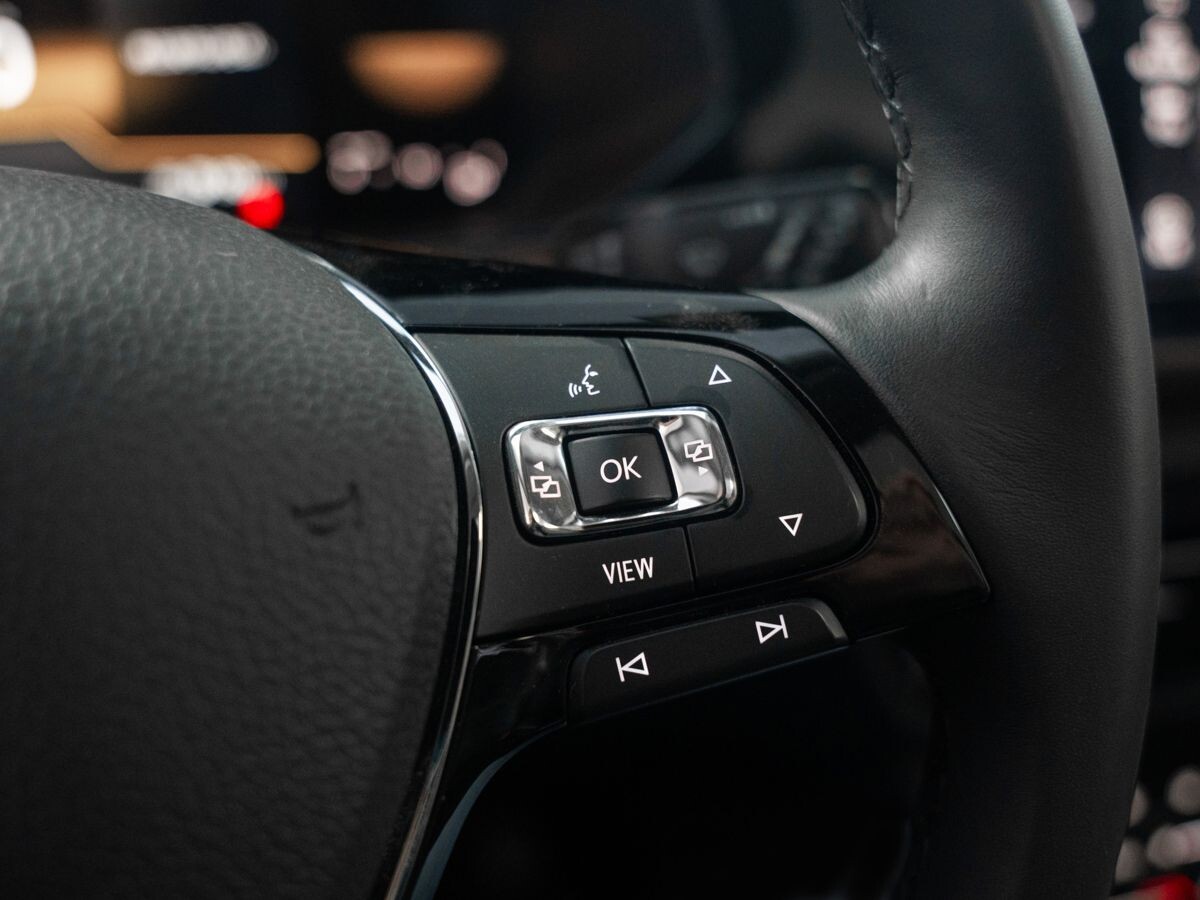 Volkswagen Tharu 2022 - фото автомобиля