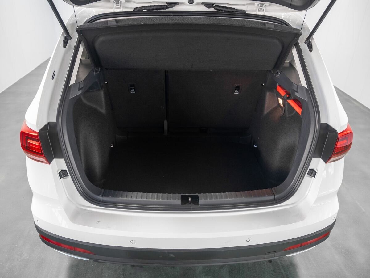 Volkswagen Tharu 2022 - фото автомобиля