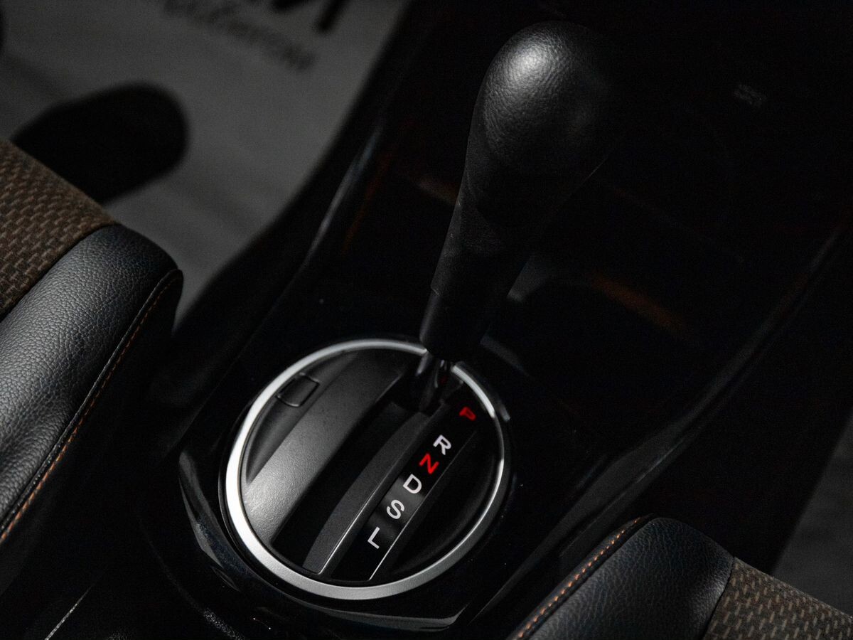 Honda Fit Shuttle 2011 - фото автомобиля