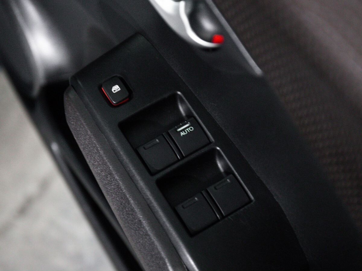 Honda Fit Shuttle 2011 - фото автомобиля