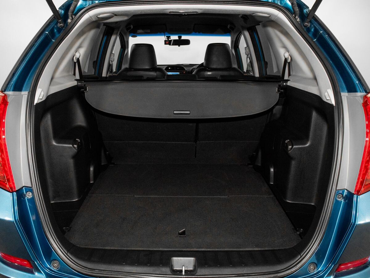 Honda Fit Shuttle 2011 - фото автомобиля