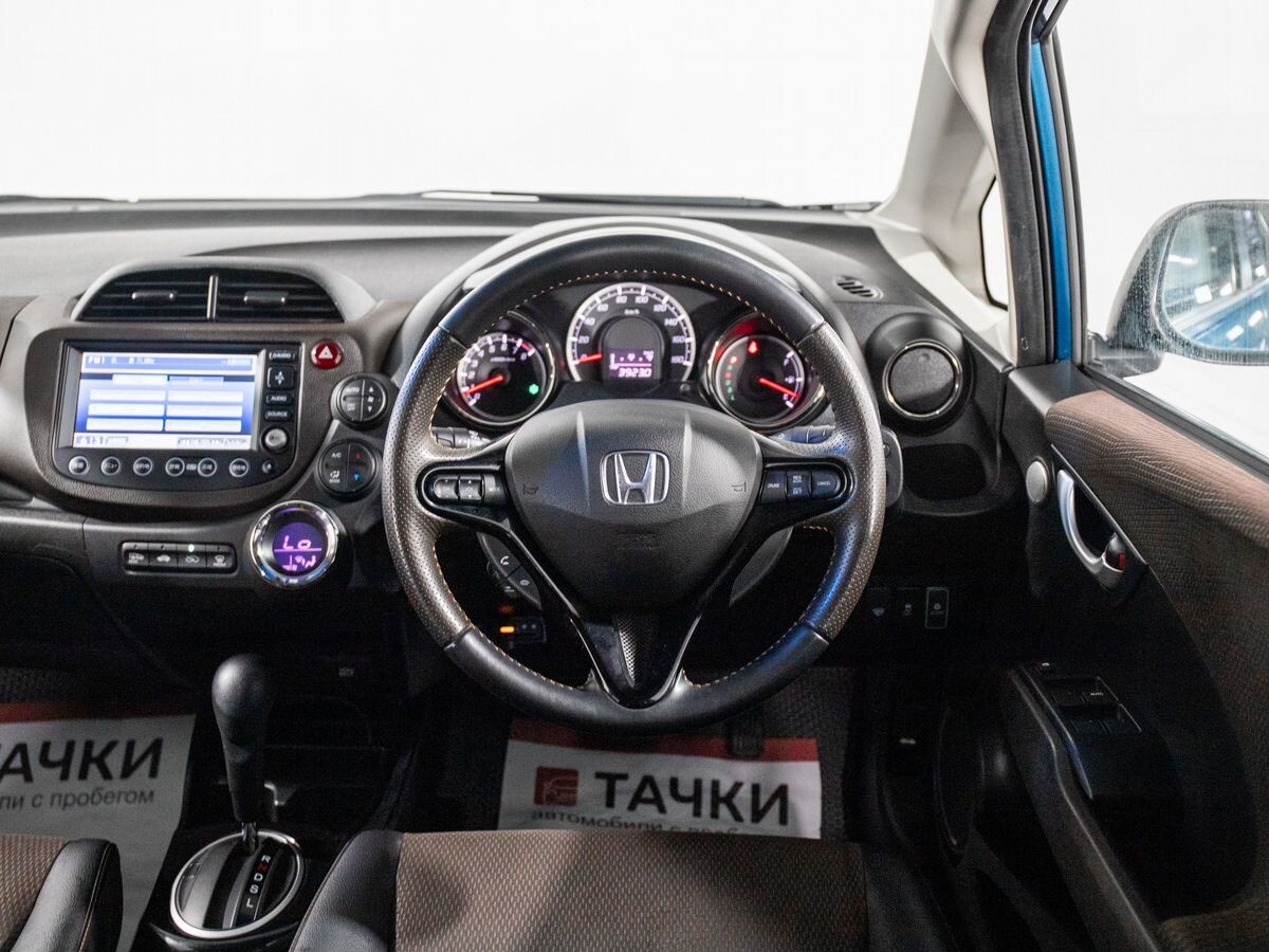 Honda Fit Shuttle 2011 - фото автомобиля