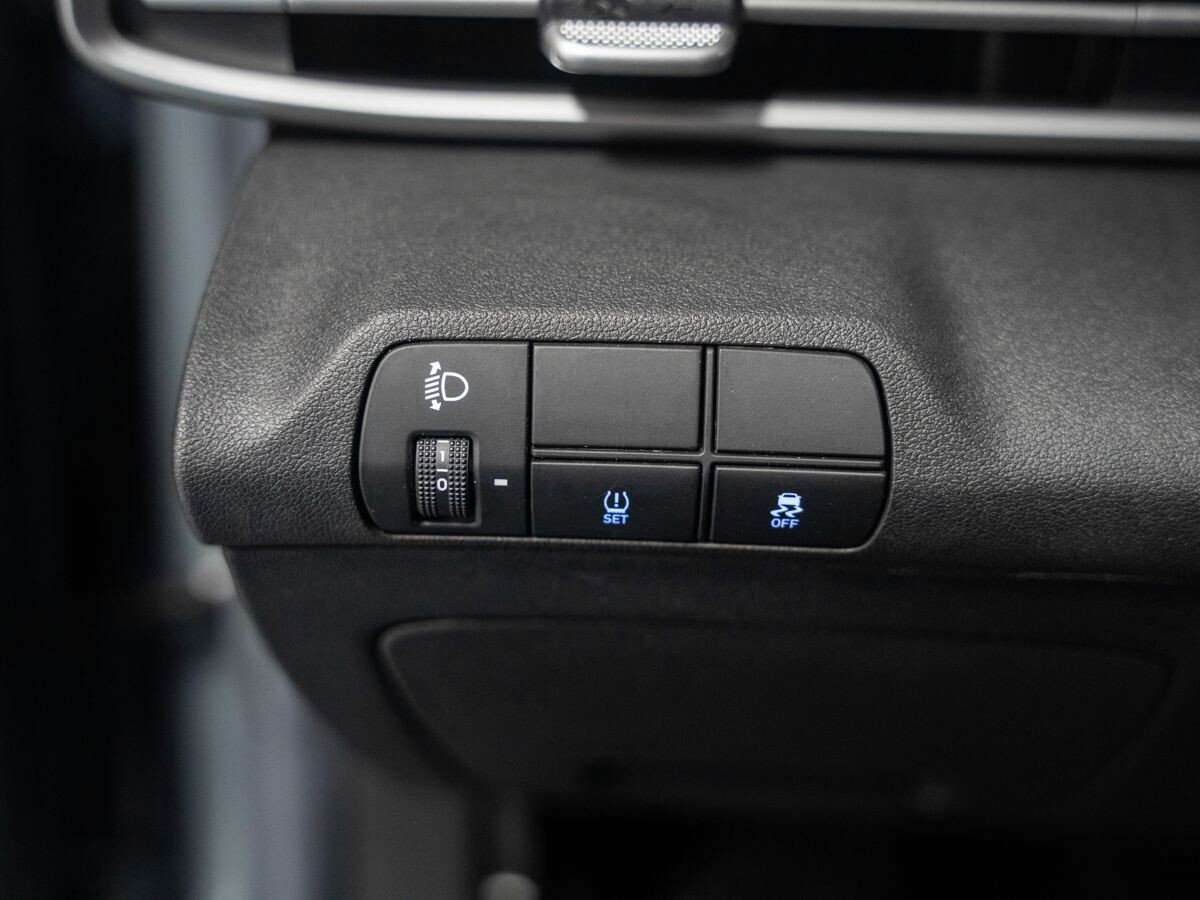 Hyundai Elantra 2021 - фото автомобиля