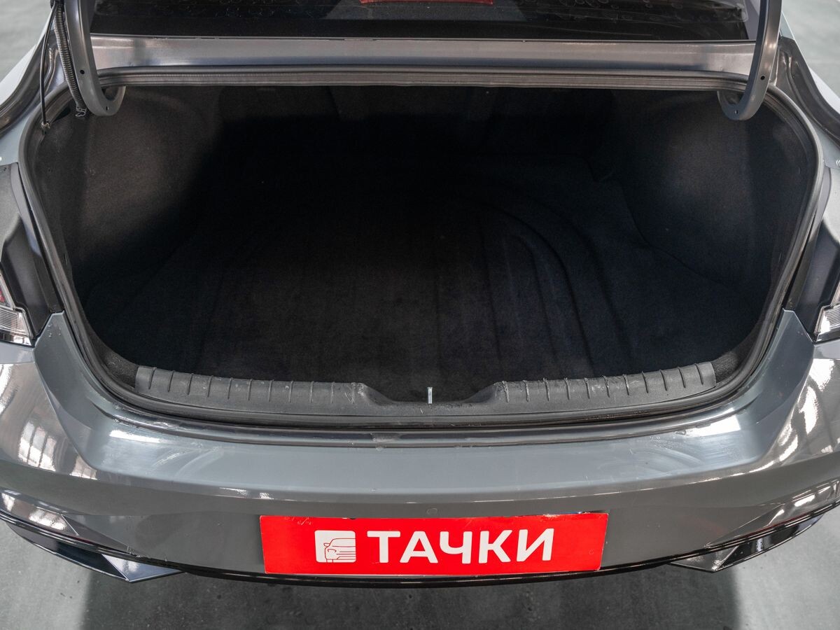 Hyundai Elantra 2021 - фото автомобиля