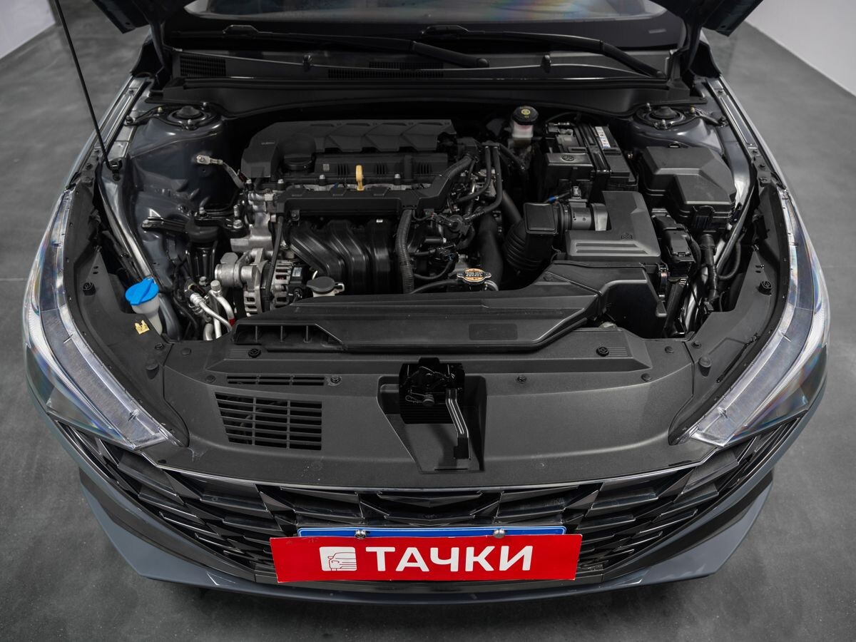 Hyundai Elantra 2021 - фото автомобиля