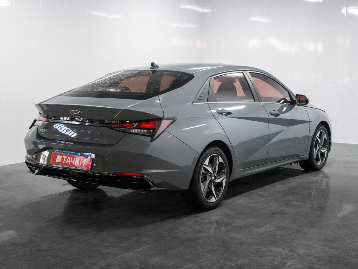 Hyundai Elantra 2021 - фото автомобиля