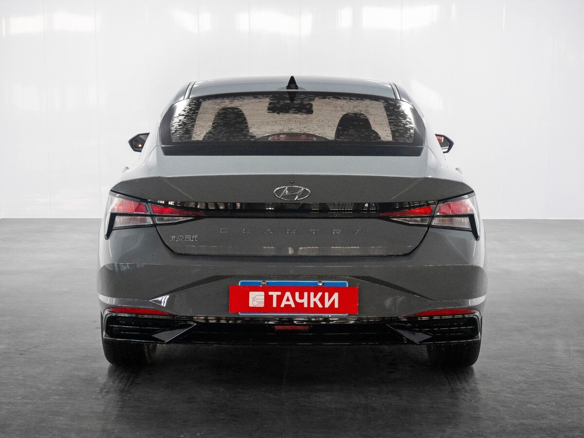 Hyundai Elantra 2021 - фото автомобиля
