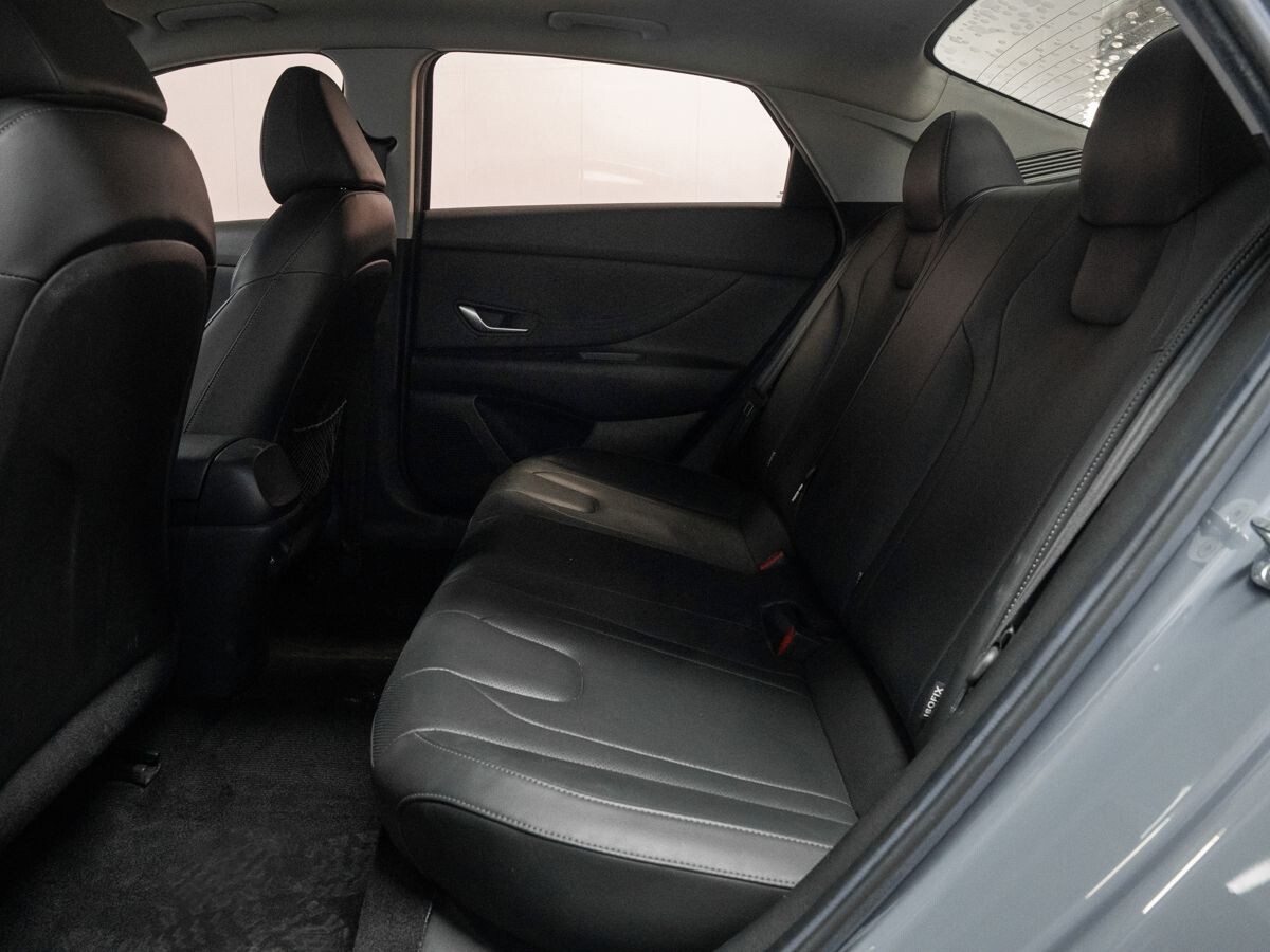 Hyundai Elantra 2021 - фото автомобиля