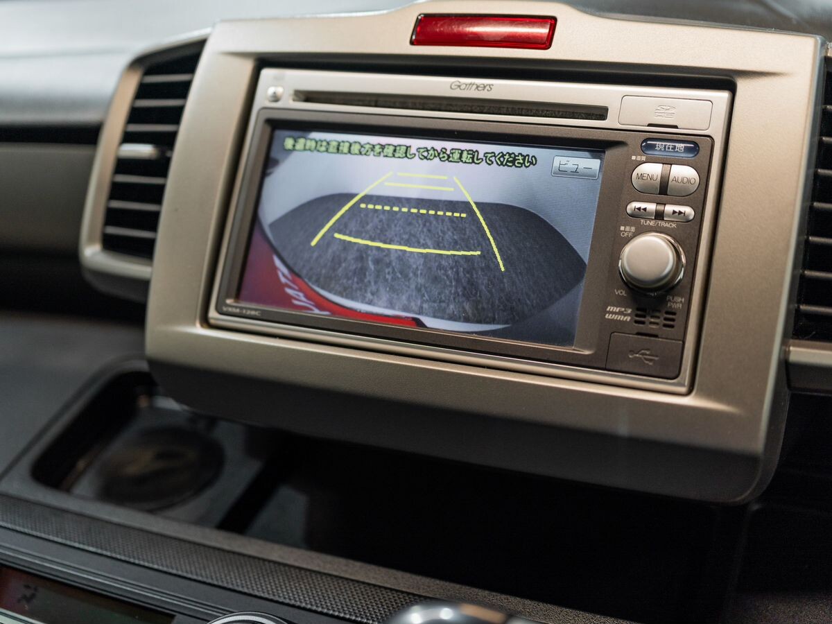 Honda Freed 2012 - фото автомобиля