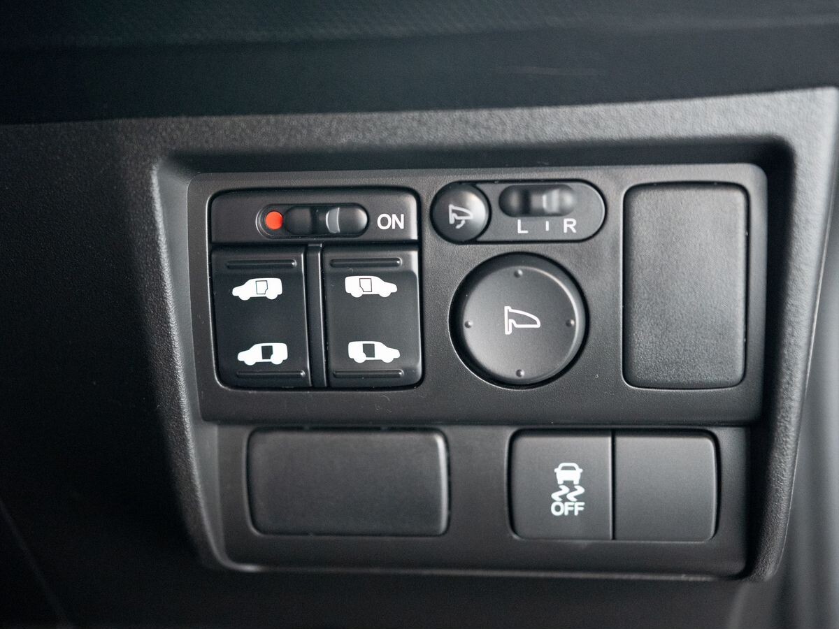 Honda Freed 2012 - фото автомобиля