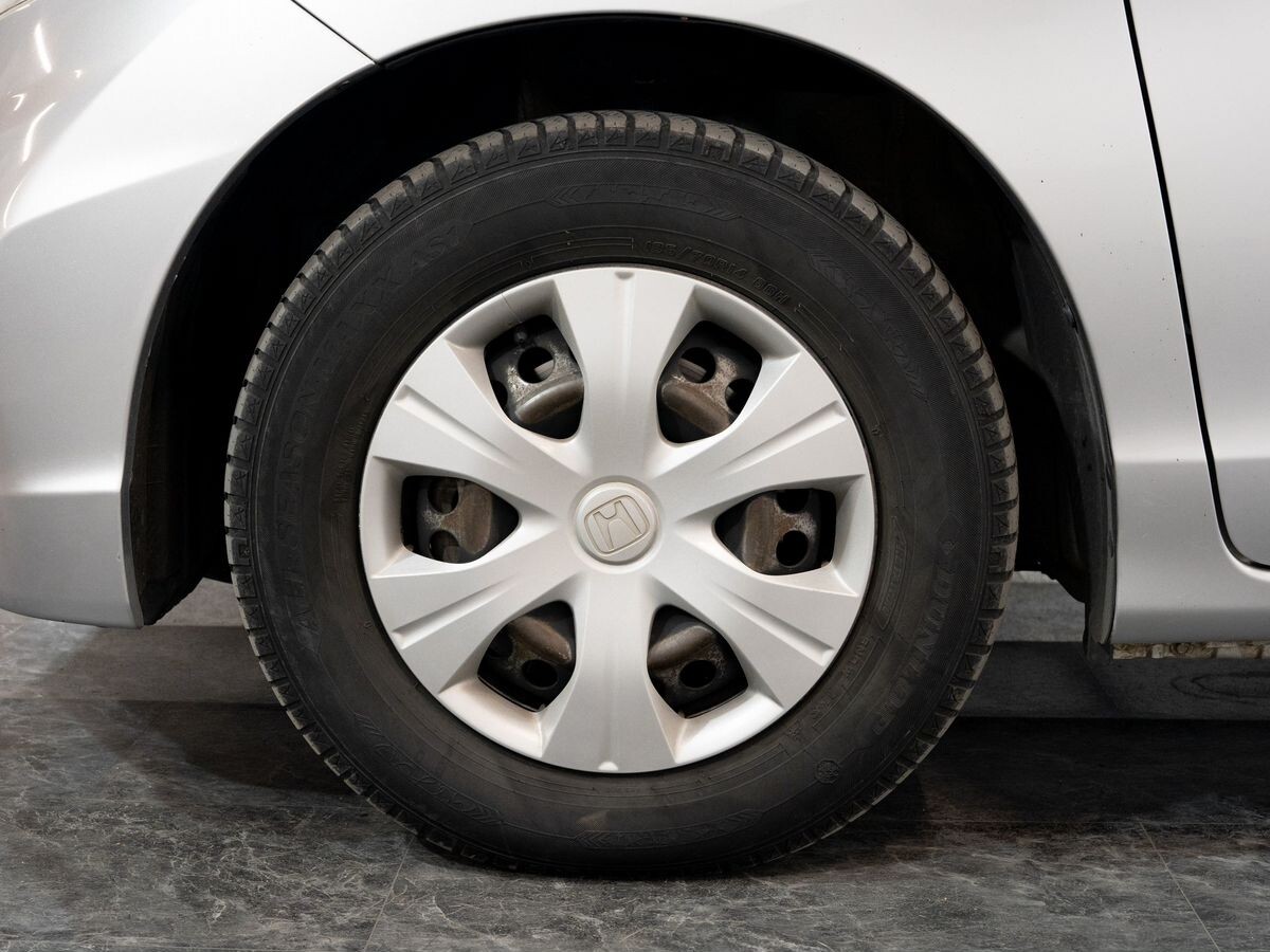 Honda Freed 2012 - фото автомобиля