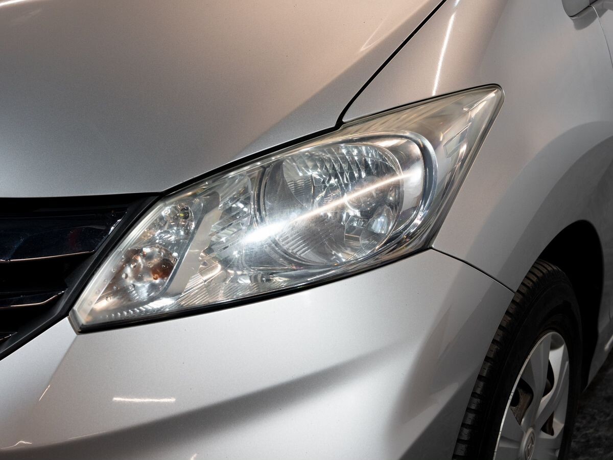 Honda Freed 2012 - фото автомобиля