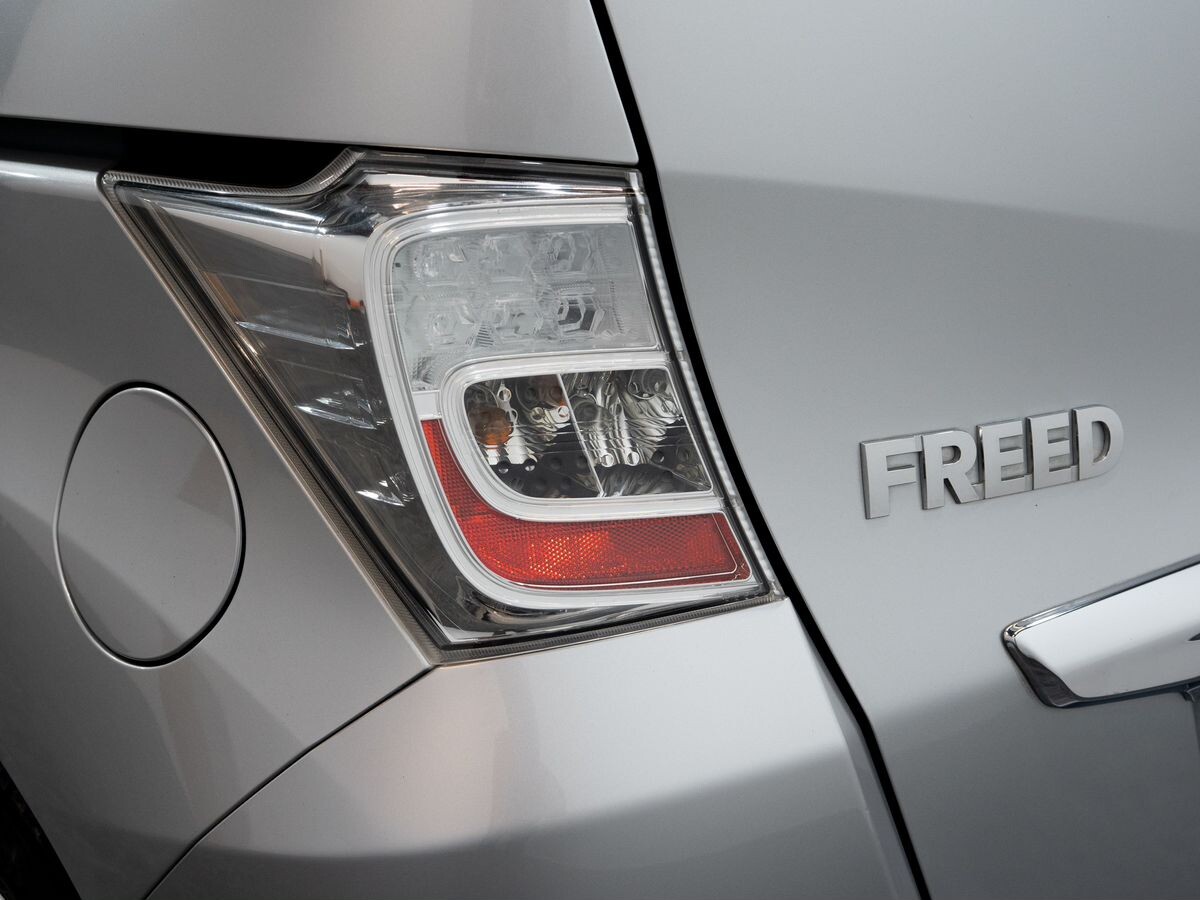 Honda Freed 2012 - фото автомобиля