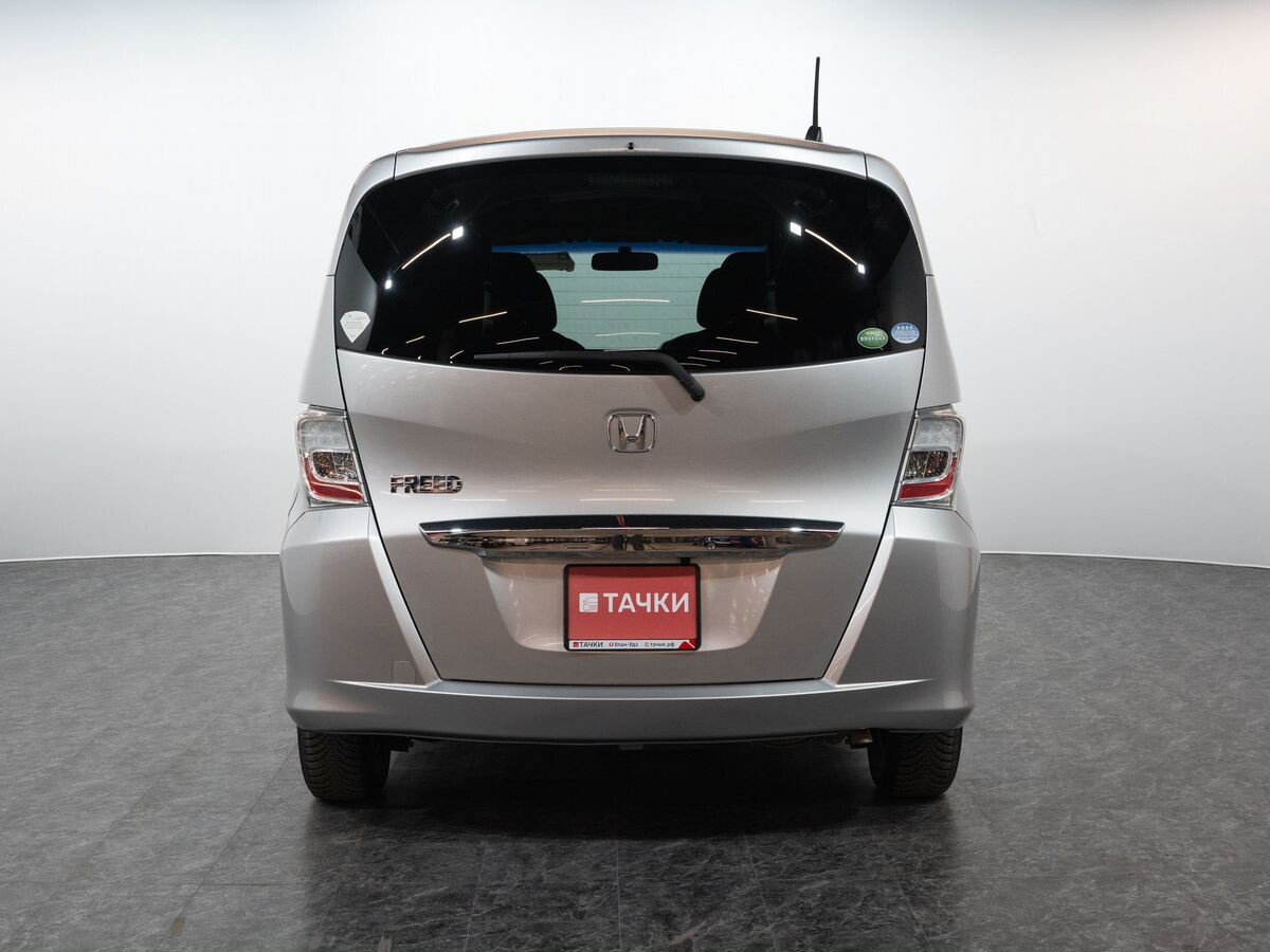 Honda Freed 2012 - фото автомобиля