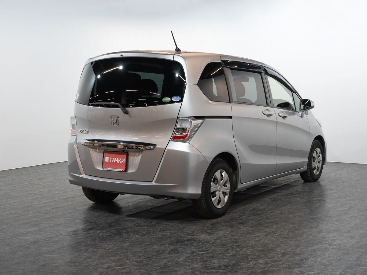 Honda Freed 2012 - фото автомобиля