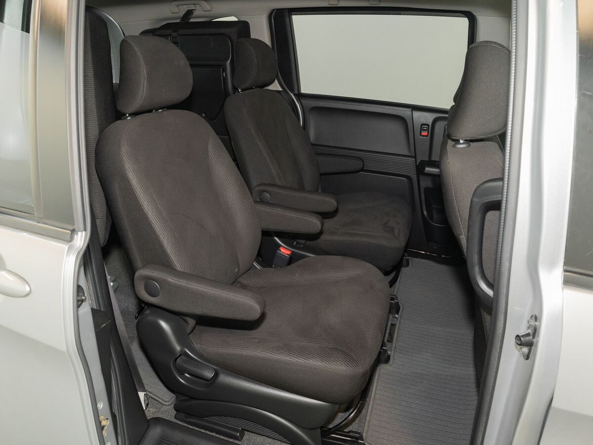 Honda Freed 2012 - фото автомобиля