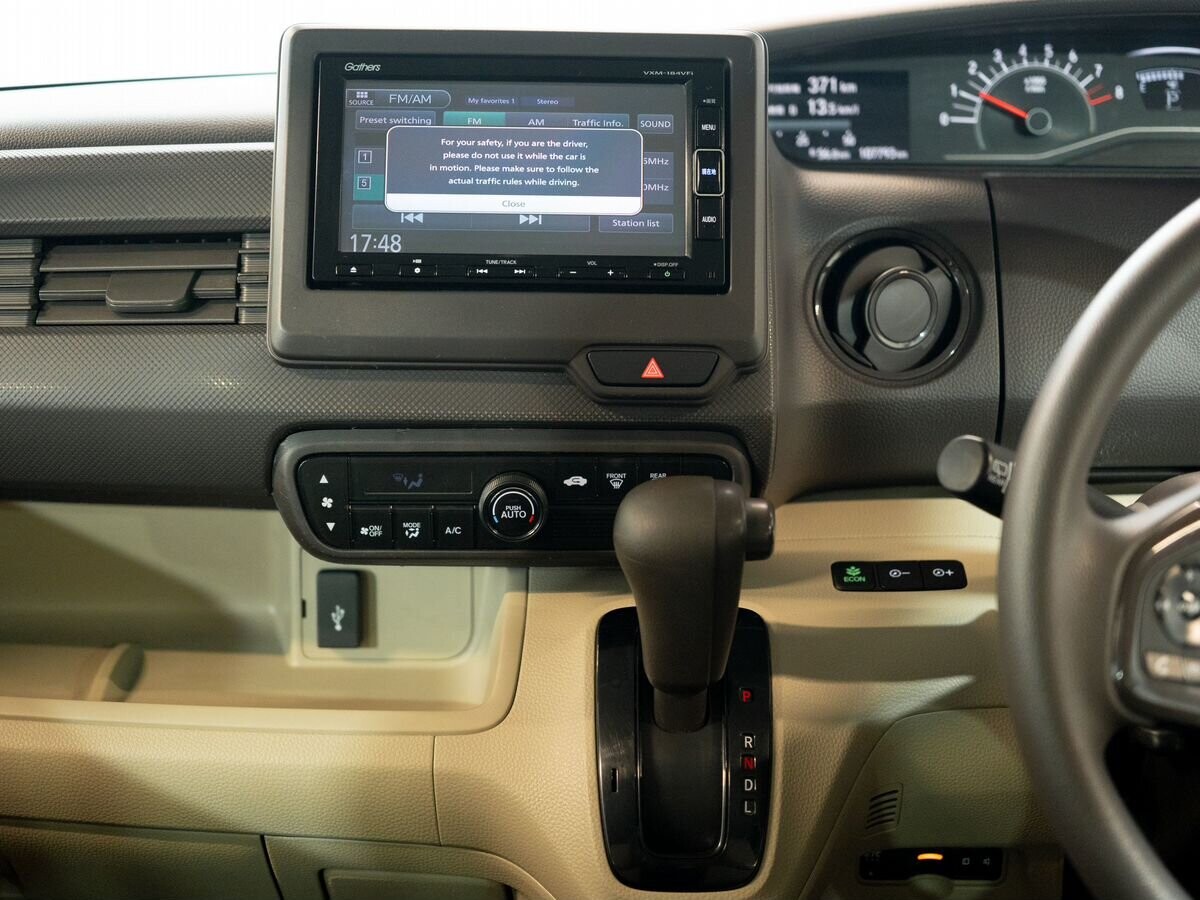 Honda N-BOX 2017 - фото автомобиля