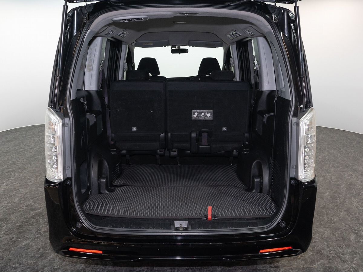 Honda Stepwgn 2013 - фото автомобиля