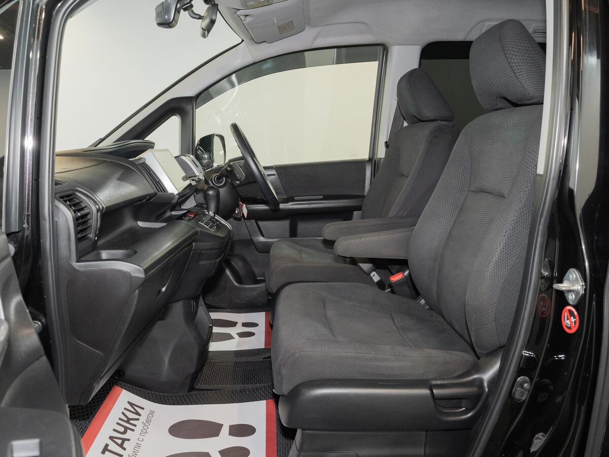 Honda Stepwgn 2013 - фото автомобиля