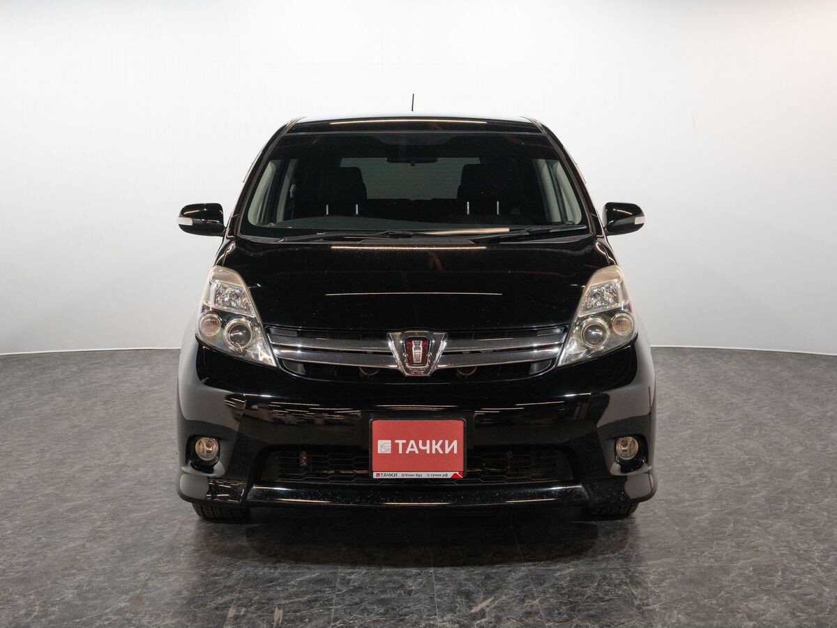 Toyota ISis 2012 - фото автомобиля