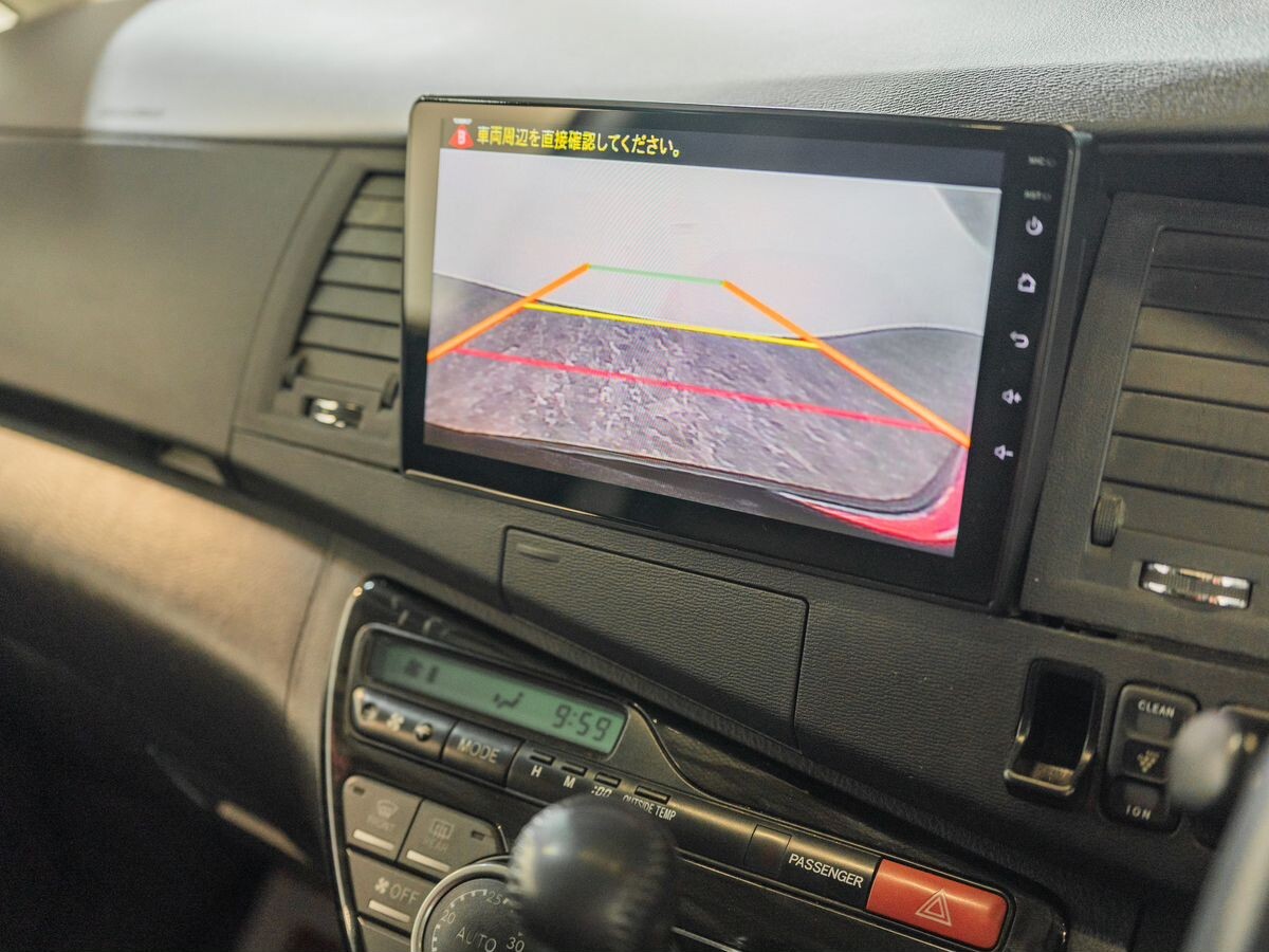 Toyota ISis 2012 - фото автомобиля