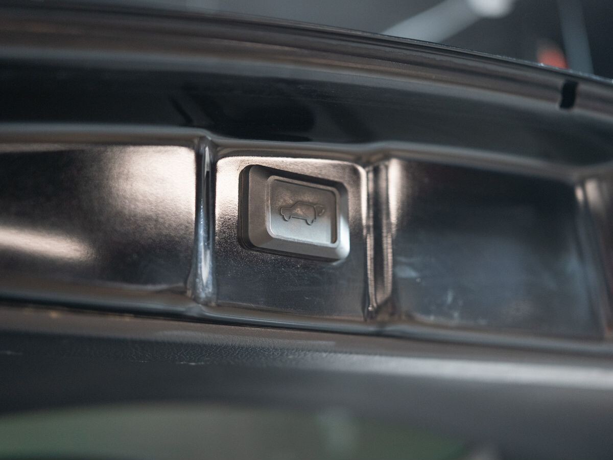 Toyota ISis 2012 - фото автомобиля